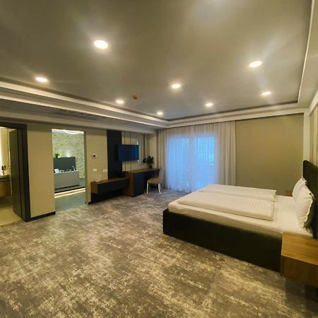 Hotel Ariata Scheia Bagian luar foto