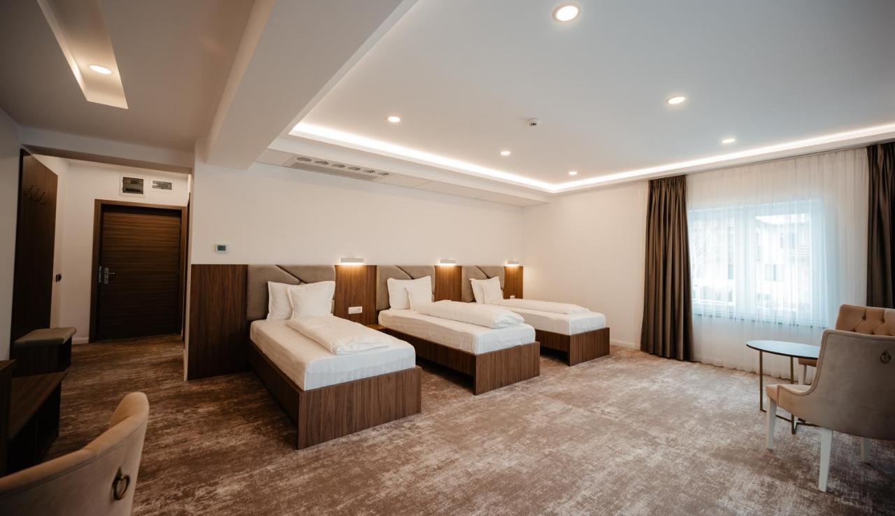 Hotel Ariata Scheia Bagian luar foto