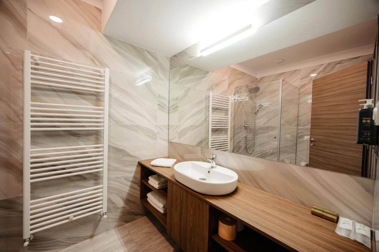 Hotel Ariata Scheia Bagian luar foto