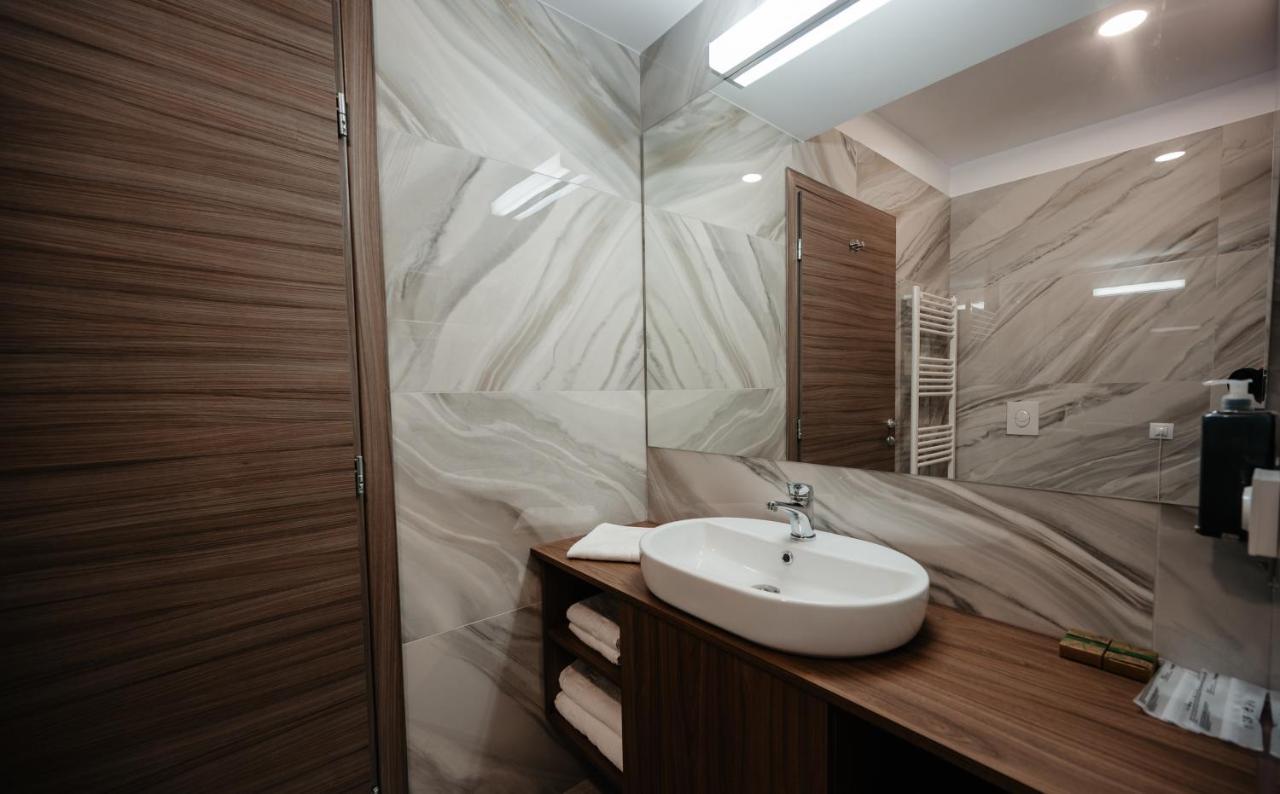 Hotel Ariata Scheia Bagian luar foto