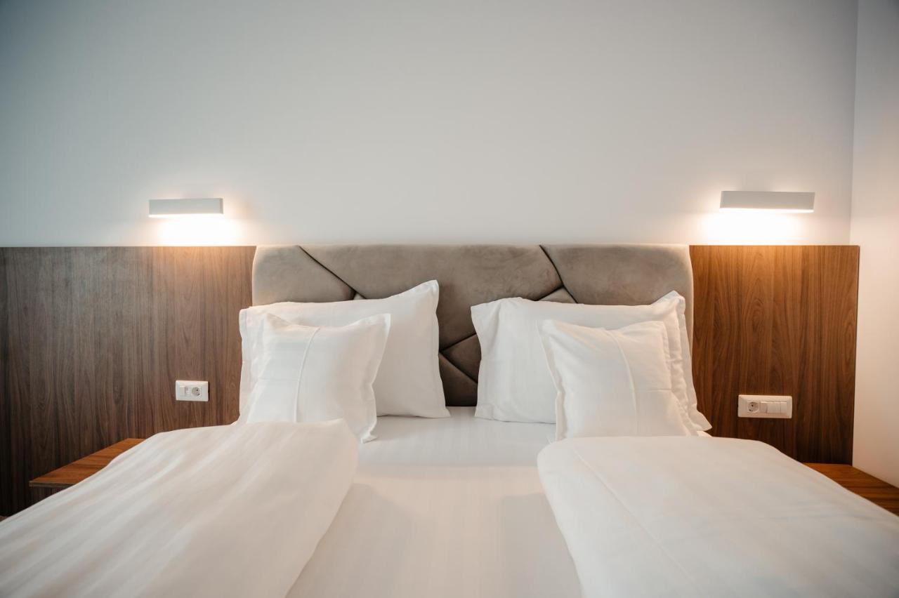 Hotel Ariata Scheia Bagian luar foto