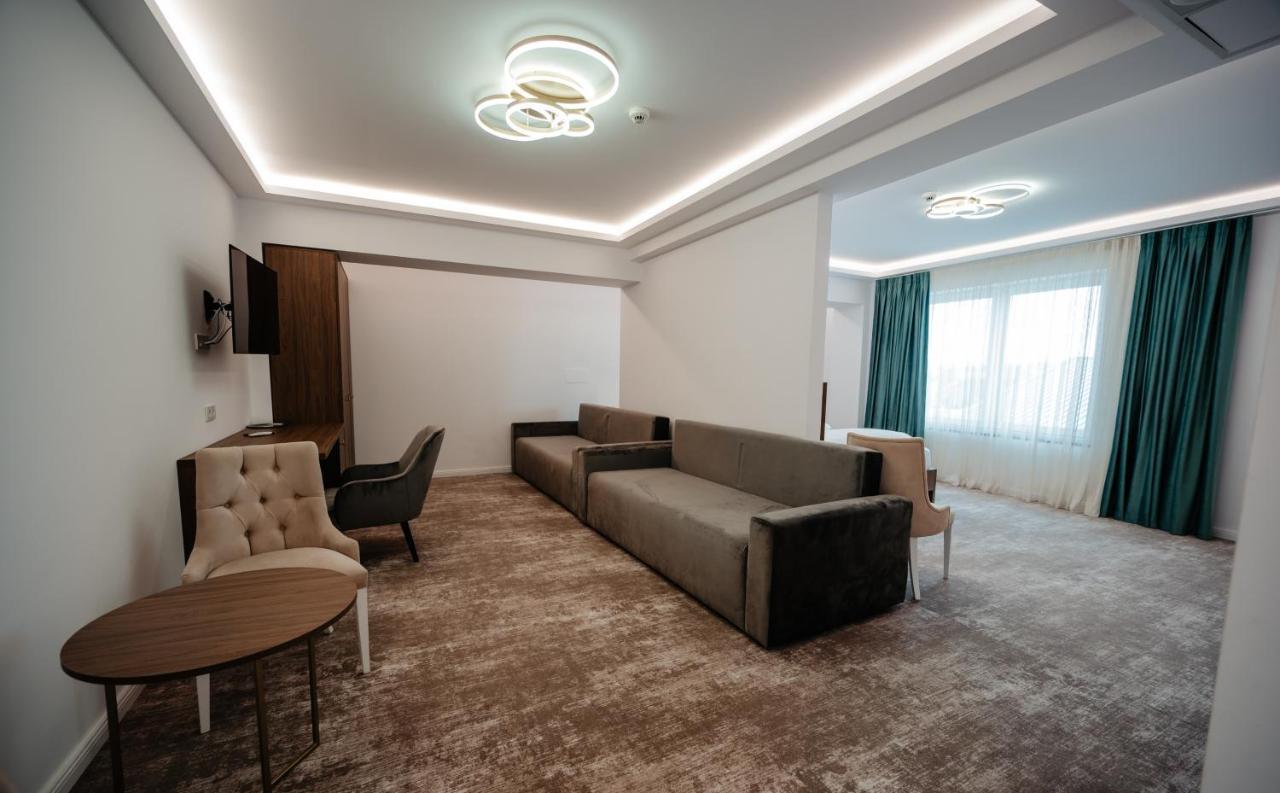 Hotel Ariata Scheia Bagian luar foto