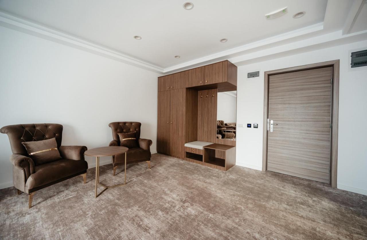 Hotel Ariata Scheia Bagian luar foto