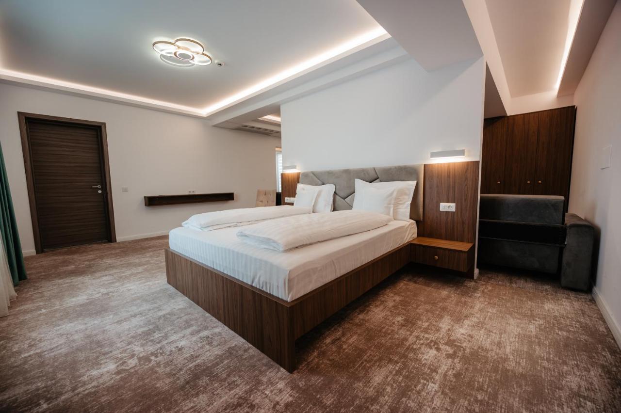 Hotel Ariata Scheia Bagian luar foto