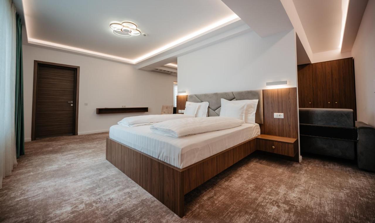 Hotel Ariata Scheia Bagian luar foto