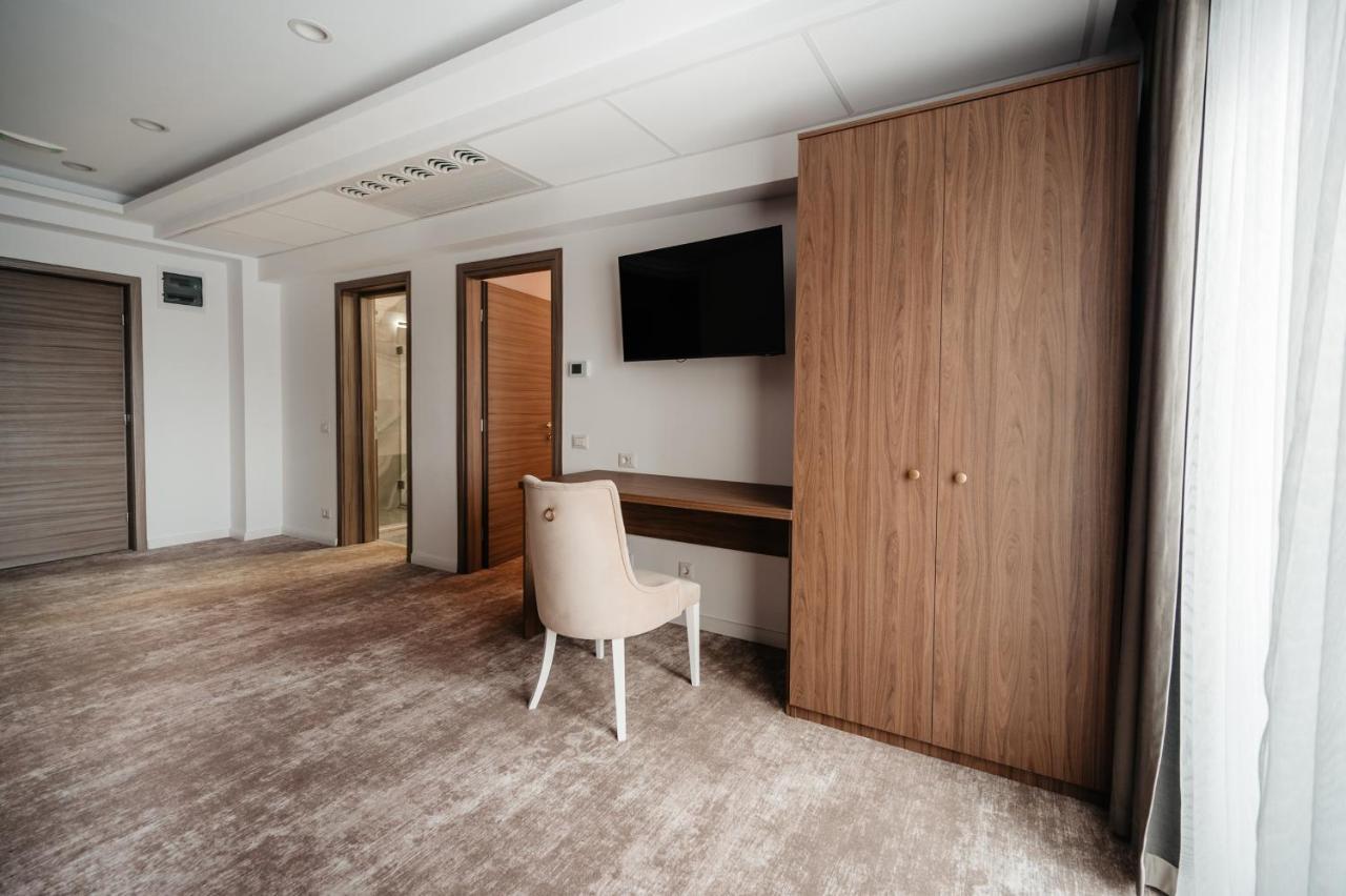 Hotel Ariata Scheia Bagian luar foto